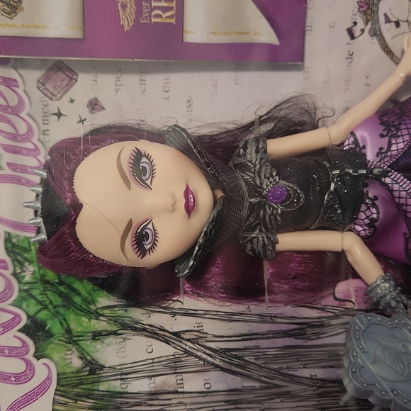 Raven Queen Ever After High Mattel Doll NWT 2013 EAH - Picture 4 of 8